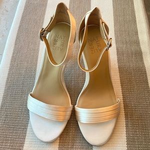 Naturalizer Ivory/Off White Satin Size 9 Bridal Heels